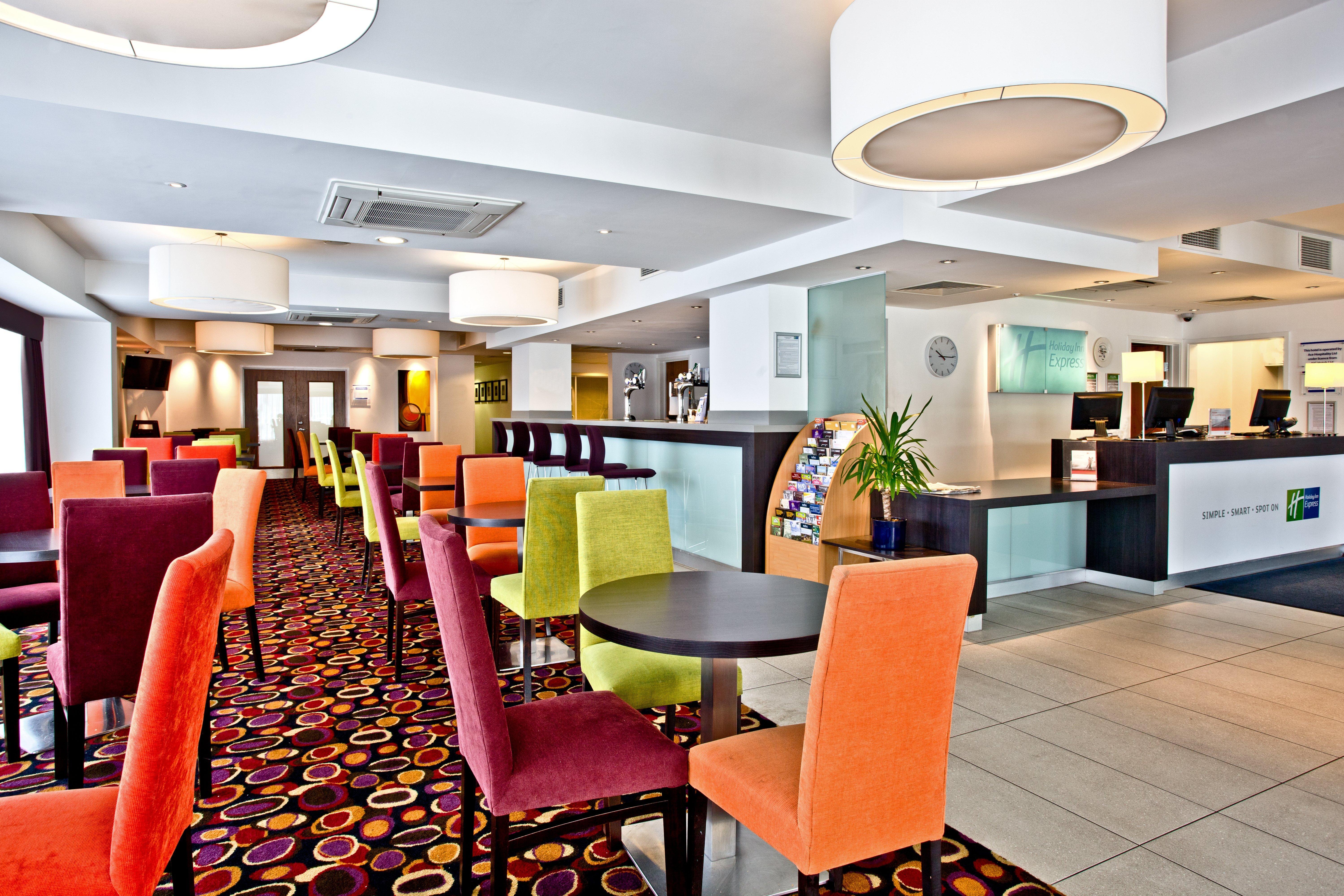 Holiday Inn Express Birmingham South A45, An Ihg Hotel Exterior photo